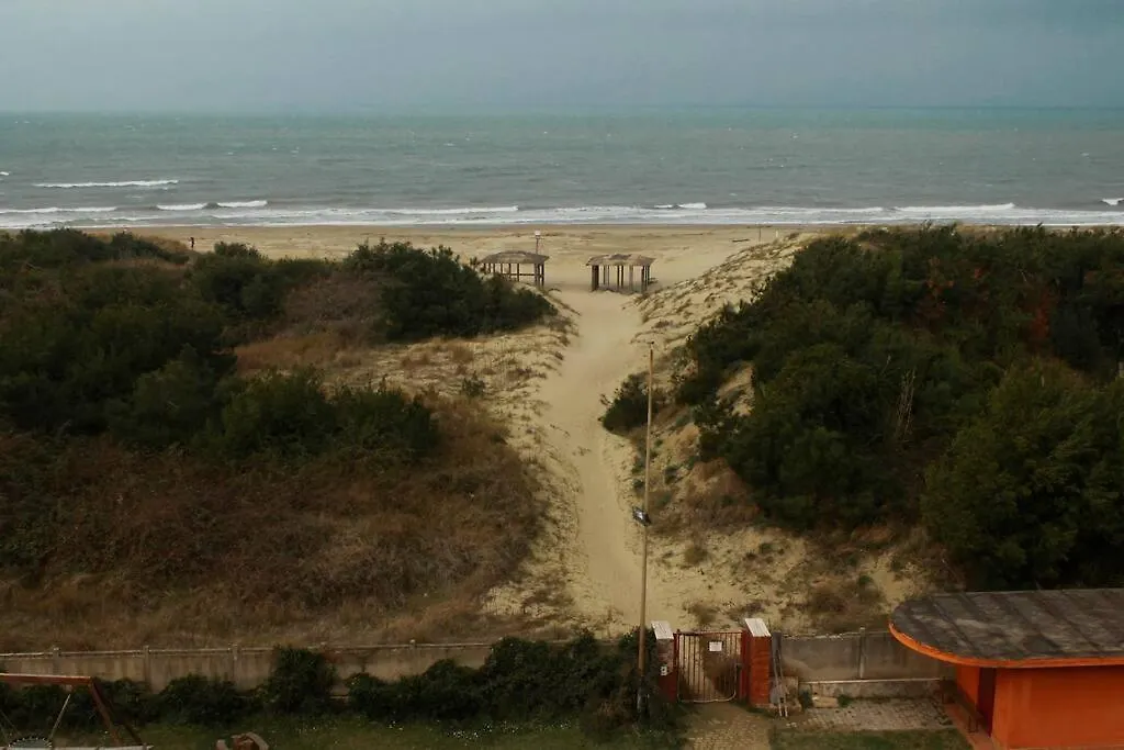 House On The Beach Apartment Calambrone Italy